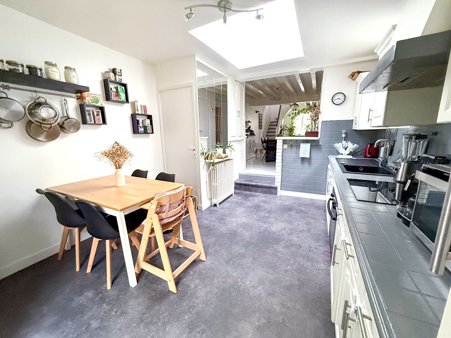 PIERRELAYE centre-ville, ancien corps de ferme rénové.