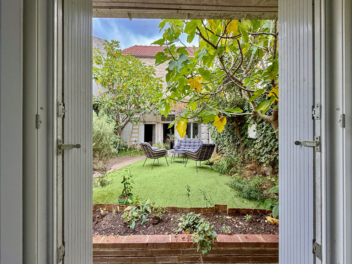 PIERRELAYE centre-ville, ancien corps de ferme rénové.