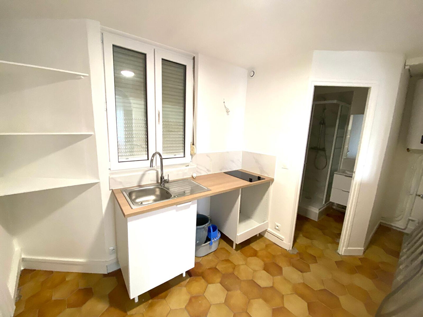 Photo DEUIL la Barre studio 26m2. image 3/6