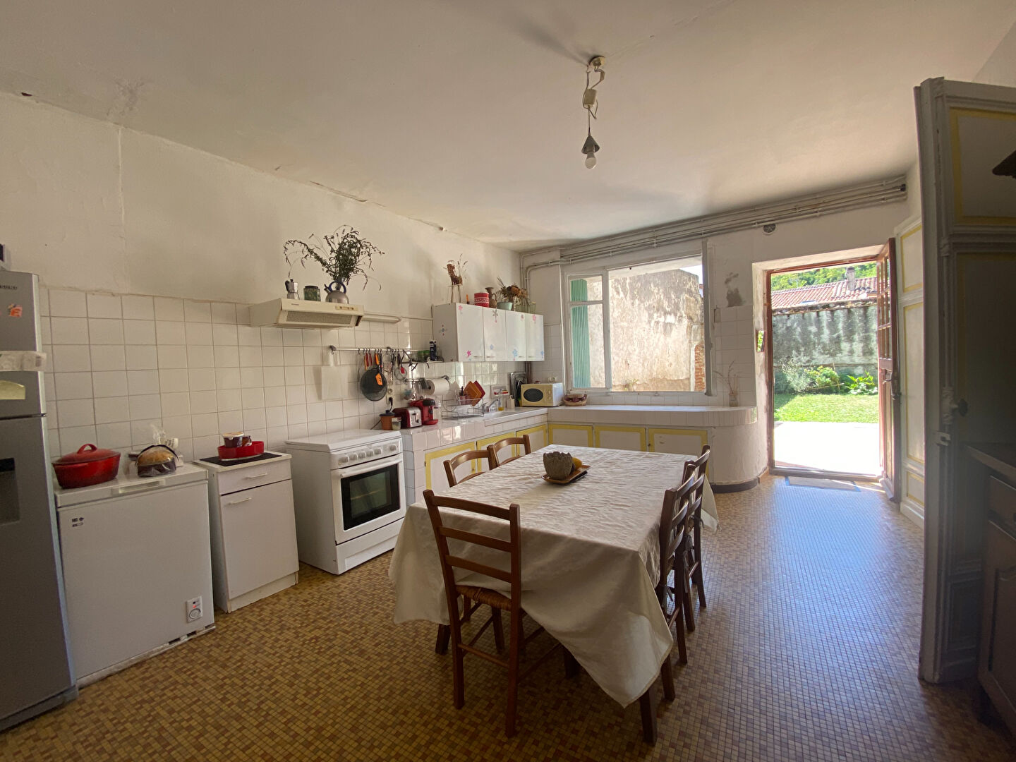 Photo À Casseneuil, magnifique maison de ville avec jardin image 5/6