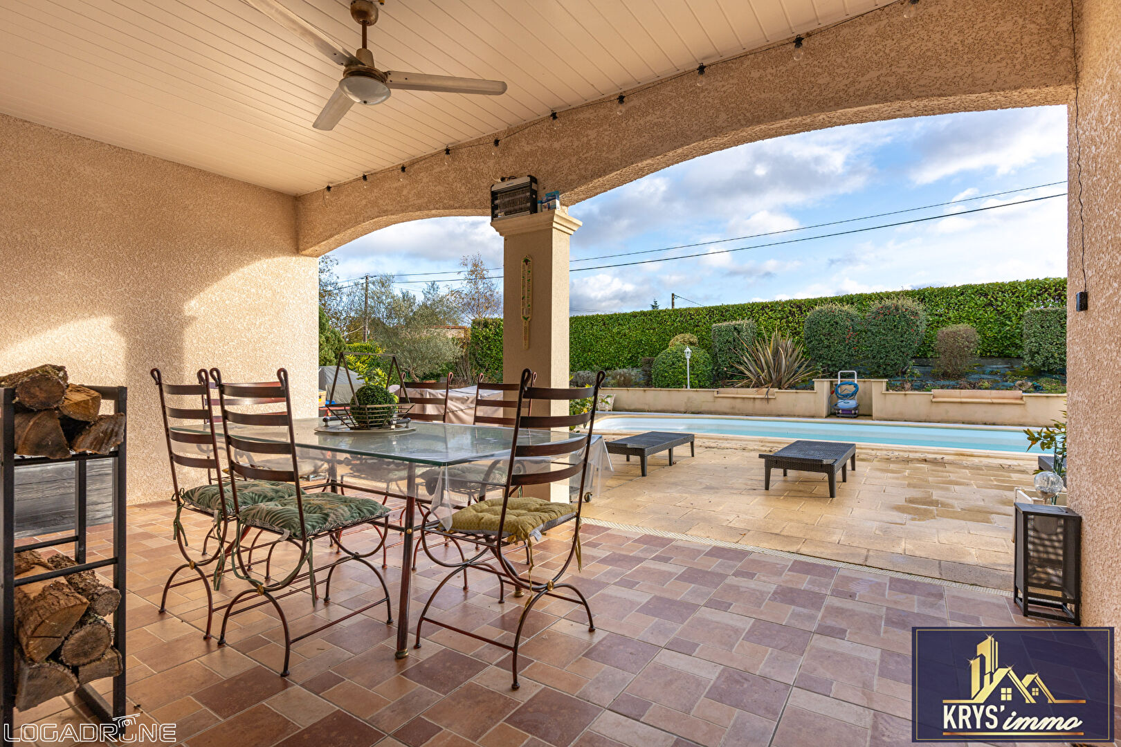 Photo Maison contemporaine de plain pied à Hautefage la Tour avec piscine image 3/6