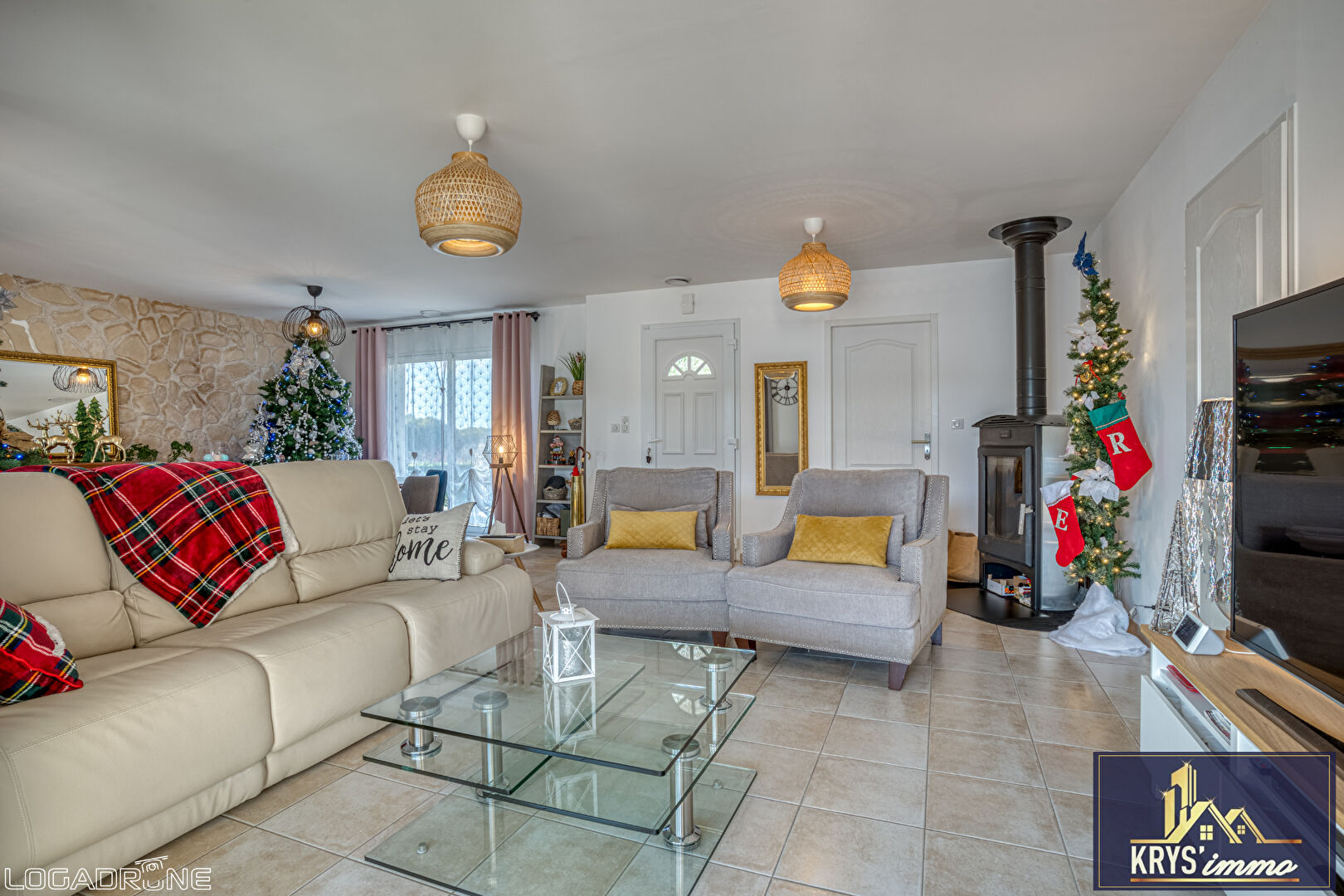 Photo Maison contemporaine de plain pied à Hautefage la Tour avec piscine image 6/6