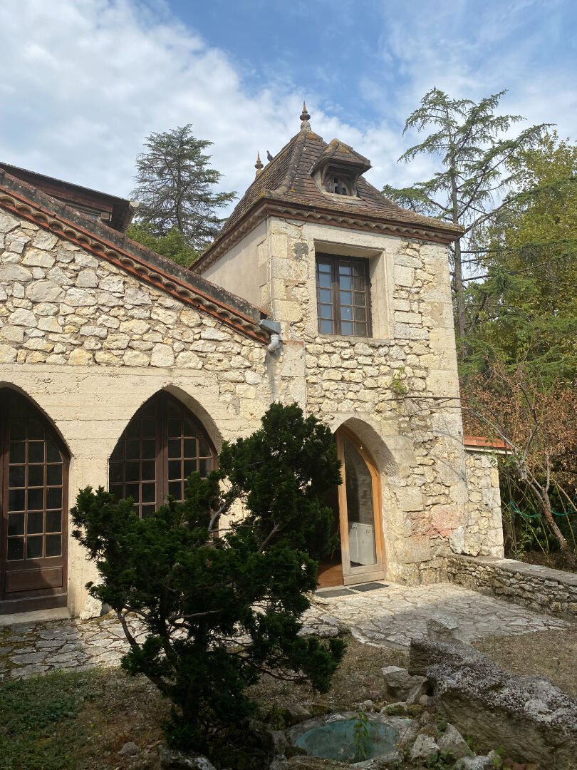 Ensemble immobilier en pierre à Laroque Timbaut