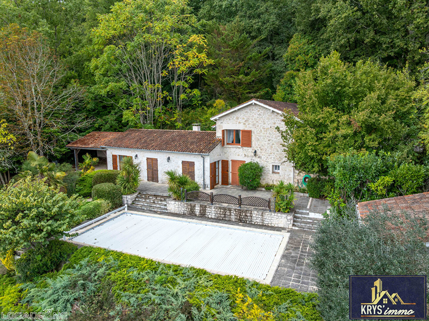 Photo Maison en pierre avec vue panoramique et piscine à Ste Colombe de Villeneuve image 2/6