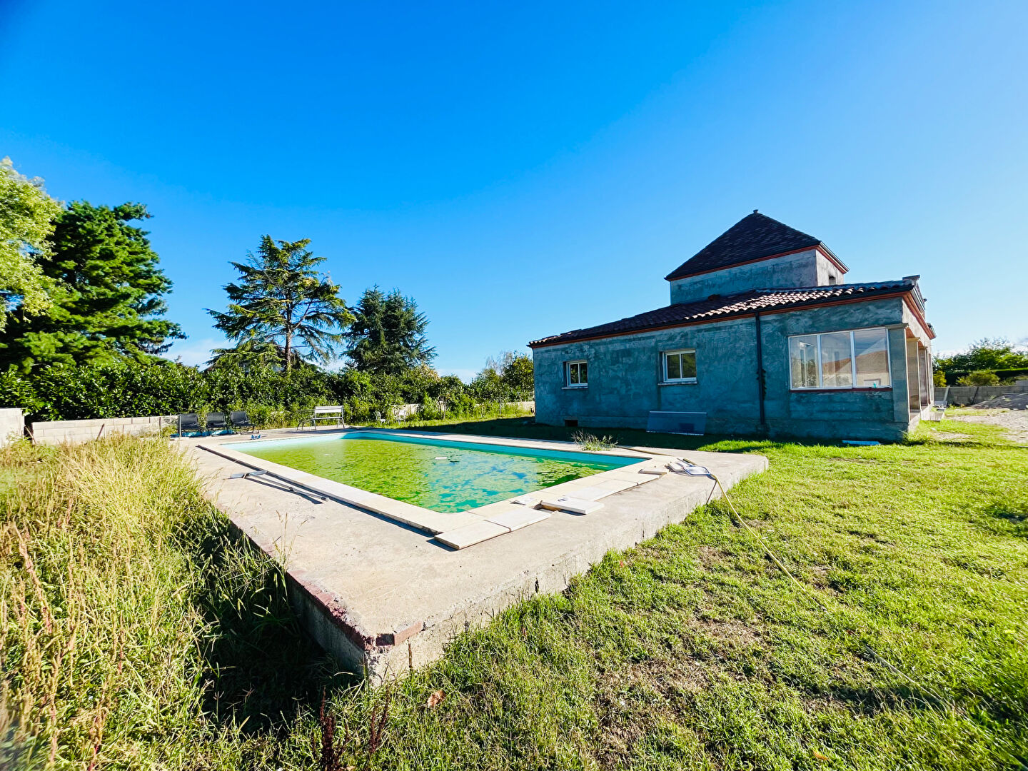 A Bias, charmante maison avec pigeonnier, jardin et piscine