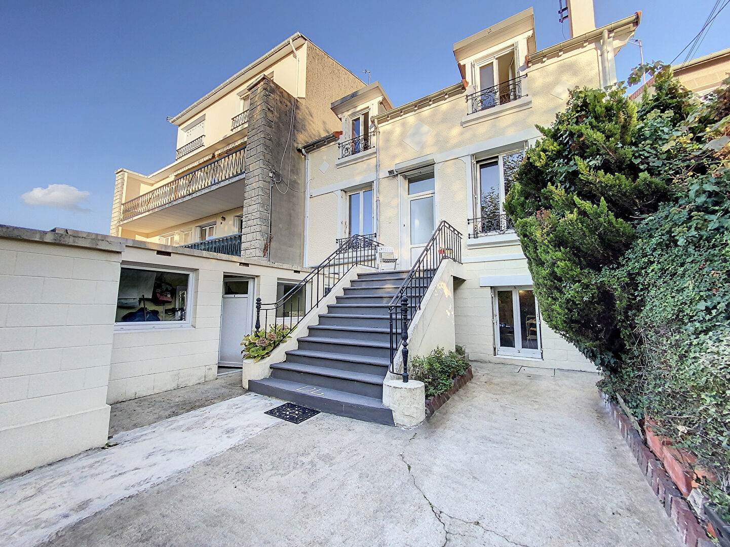 Agence immobilière de KSI IMMO - L'HAY LES ROSES L'hay les roses - KSI IMMO - L'HAY LES ROSES