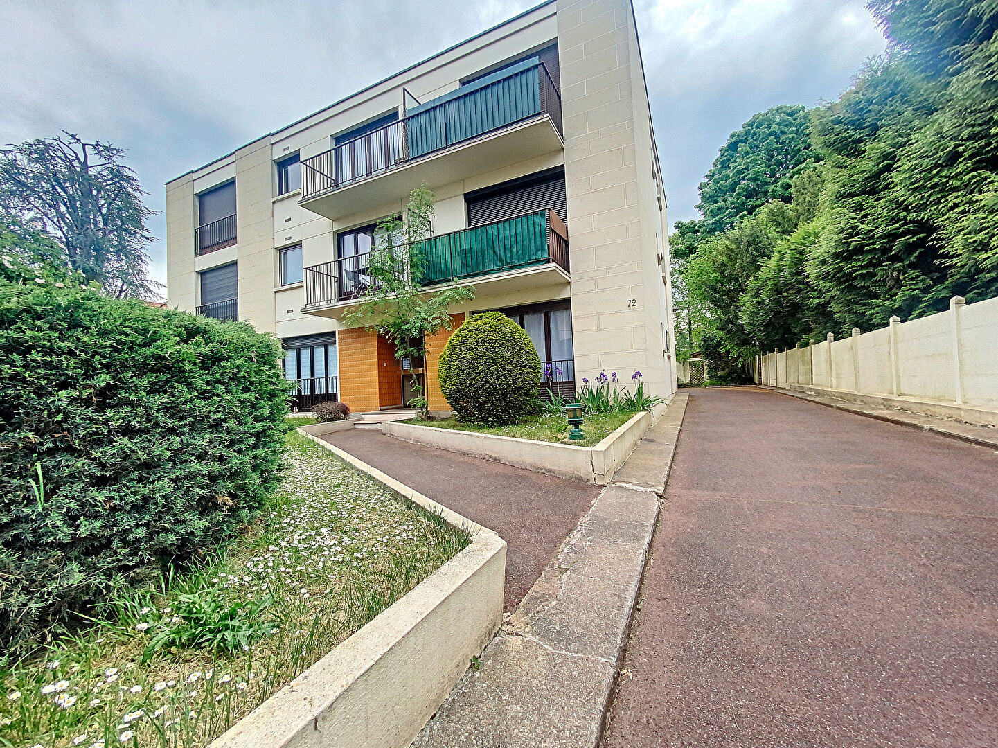 Agence immobilière de KSI IMMO - L'HAY LES ROSES L'hay les roses - KSI IMMO - L'HAY LES ROSES