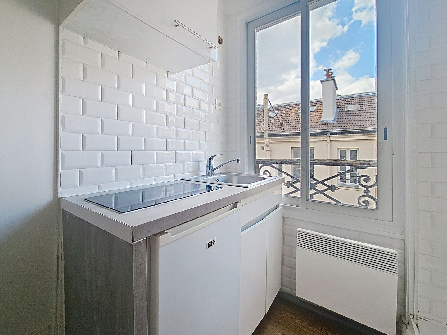 Photo PARIS 9eme - STUDIO 8.03 m² image 3/6