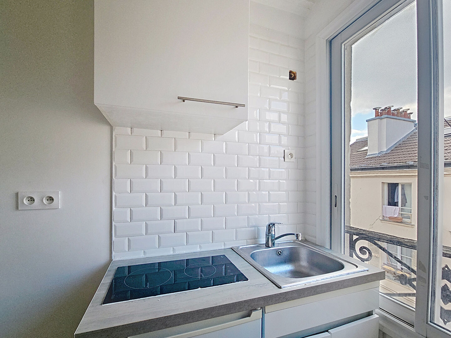 Photo PARIS 9eme - STUDIO 8.03 m² image 4/6