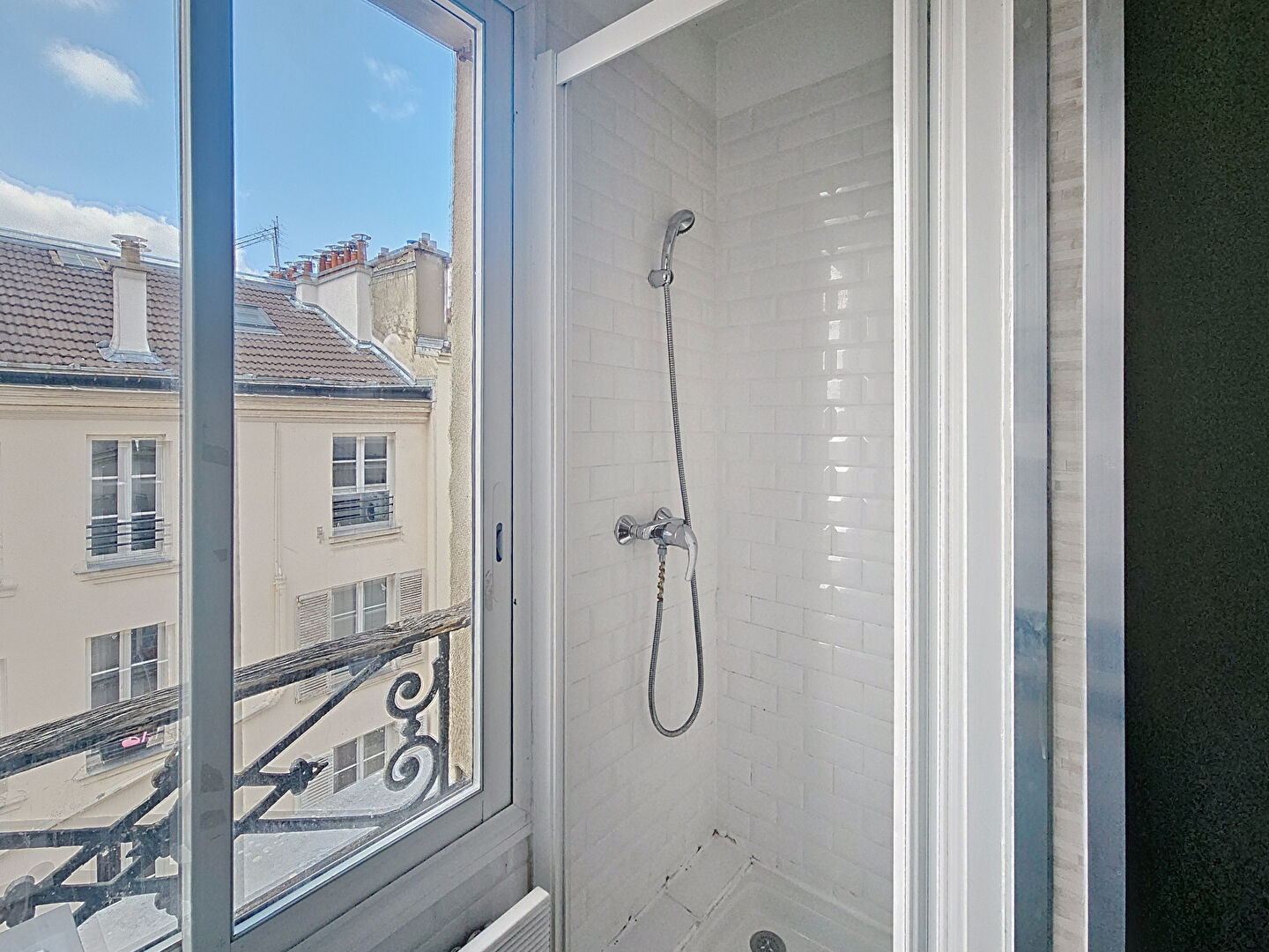 Photo PARIS 9eme - STUDIO 8.03 m² image 5/6
