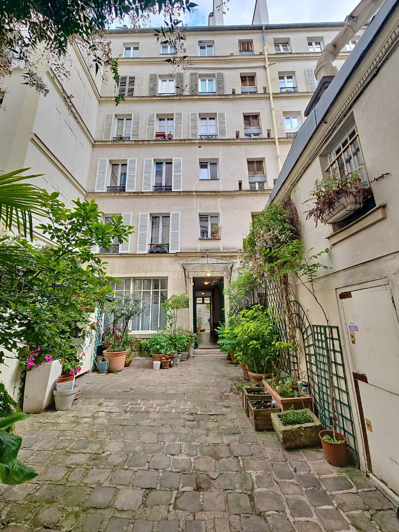 Photo PARIS 9eme - STUDIO 8.03 m² image 6/6