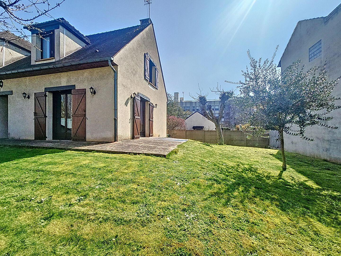 Agence immobilière de KSI IMMO - L'HAY LES ROSES L'hay les roses - KSI IMMO - L'HAY LES ROSES
