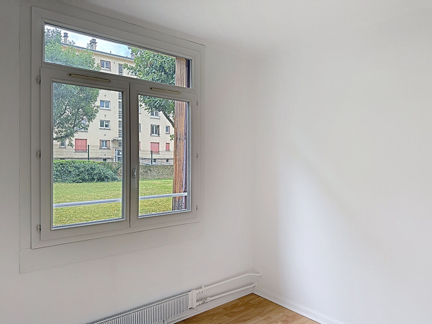 Photo Appartement de 4 pièces de 56,49 m² - CHATILLON image 3/6