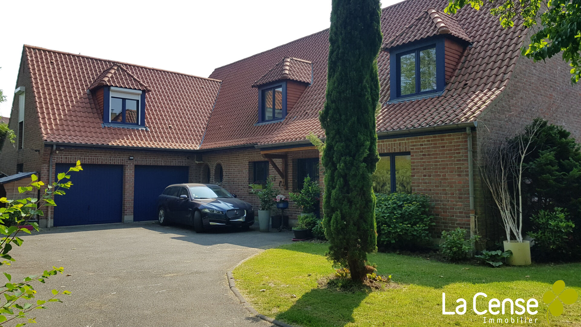 Photo Maison d'architecte de 258m² env. image 2/6