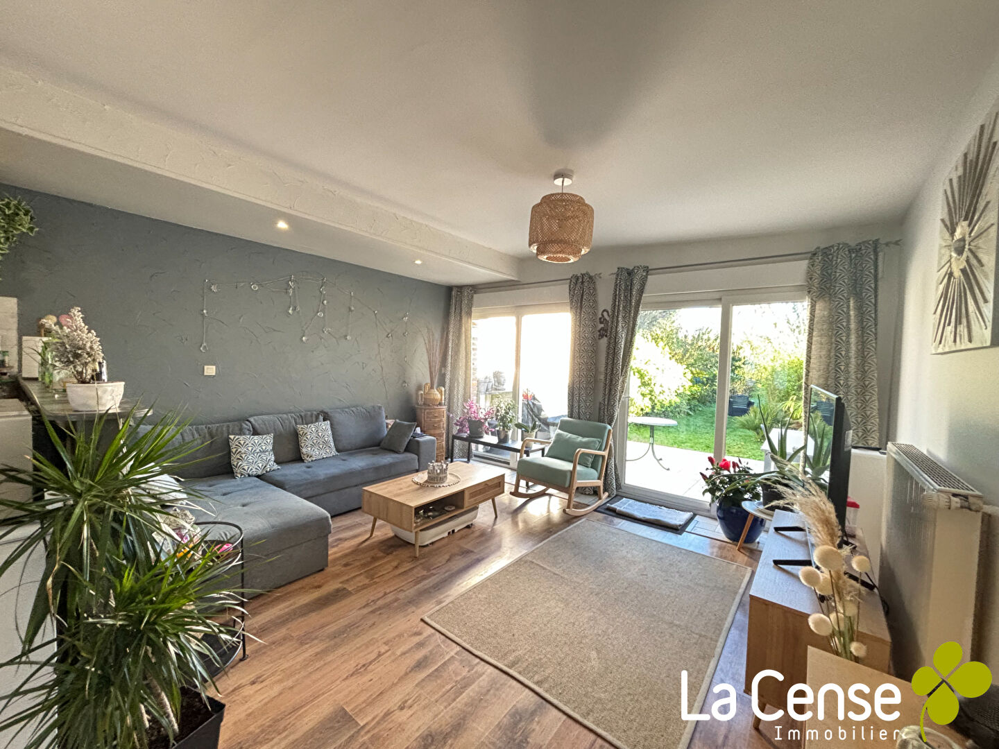 Photo TOUFFLERS - Large maison ancienne image 2/5