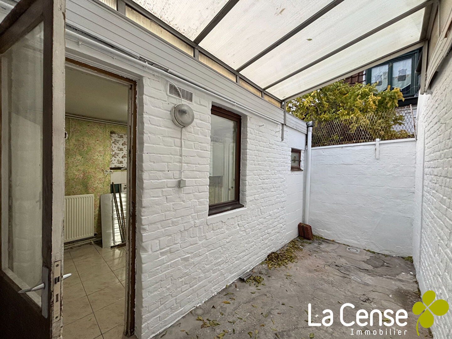 Photo Maison à rénover avec cour image 2/5