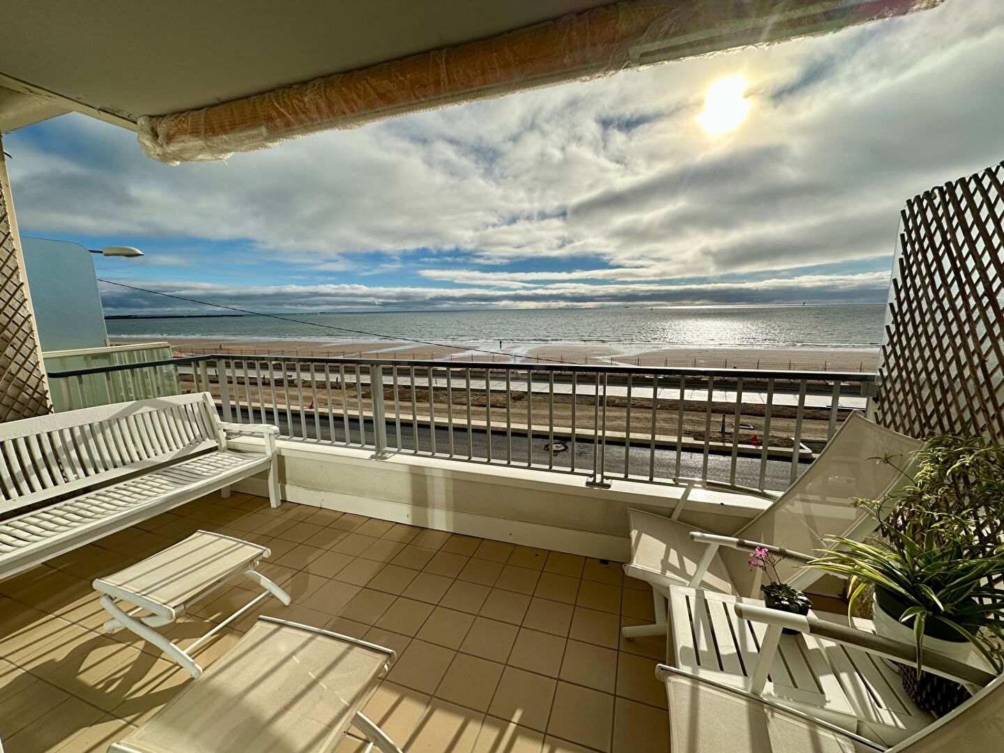 LA BAULE FACE MER, T2 TRAVERSANT AU 1ER ÉTAGE