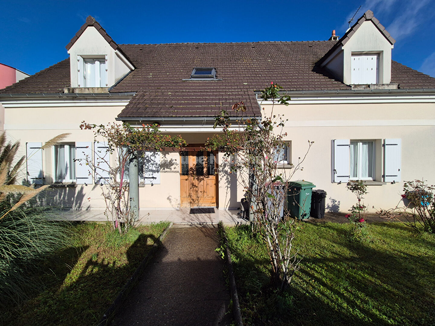 Maison  8 pièce(s) 193.57 m2 et 5 chambres