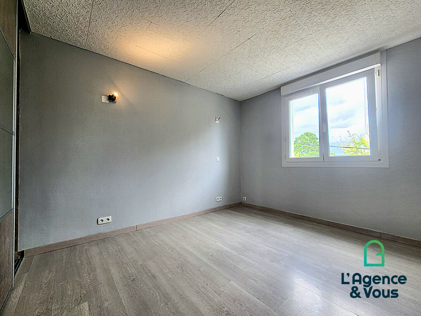 Photo Appartement Lorient deux chambres - place de parking image 3/4