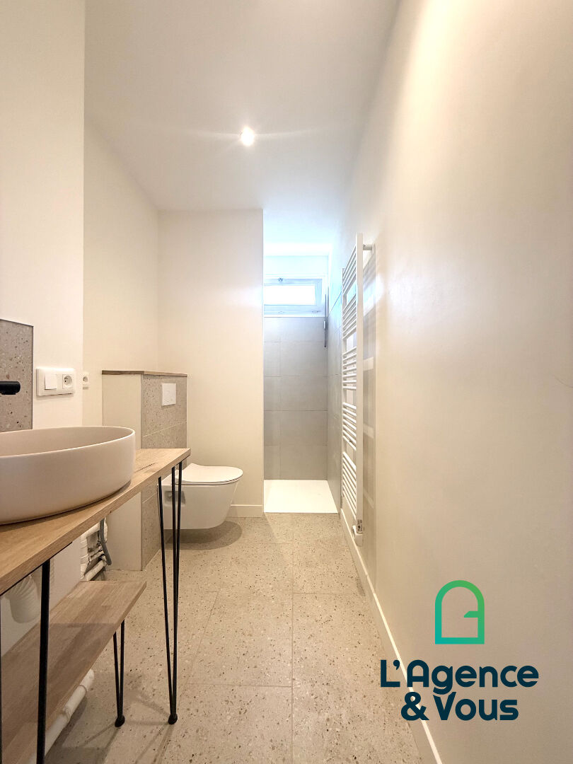 Photo LORIENT - PROCHE CENTRE - APPARTEMENT - CAVE - COUR image 2/4