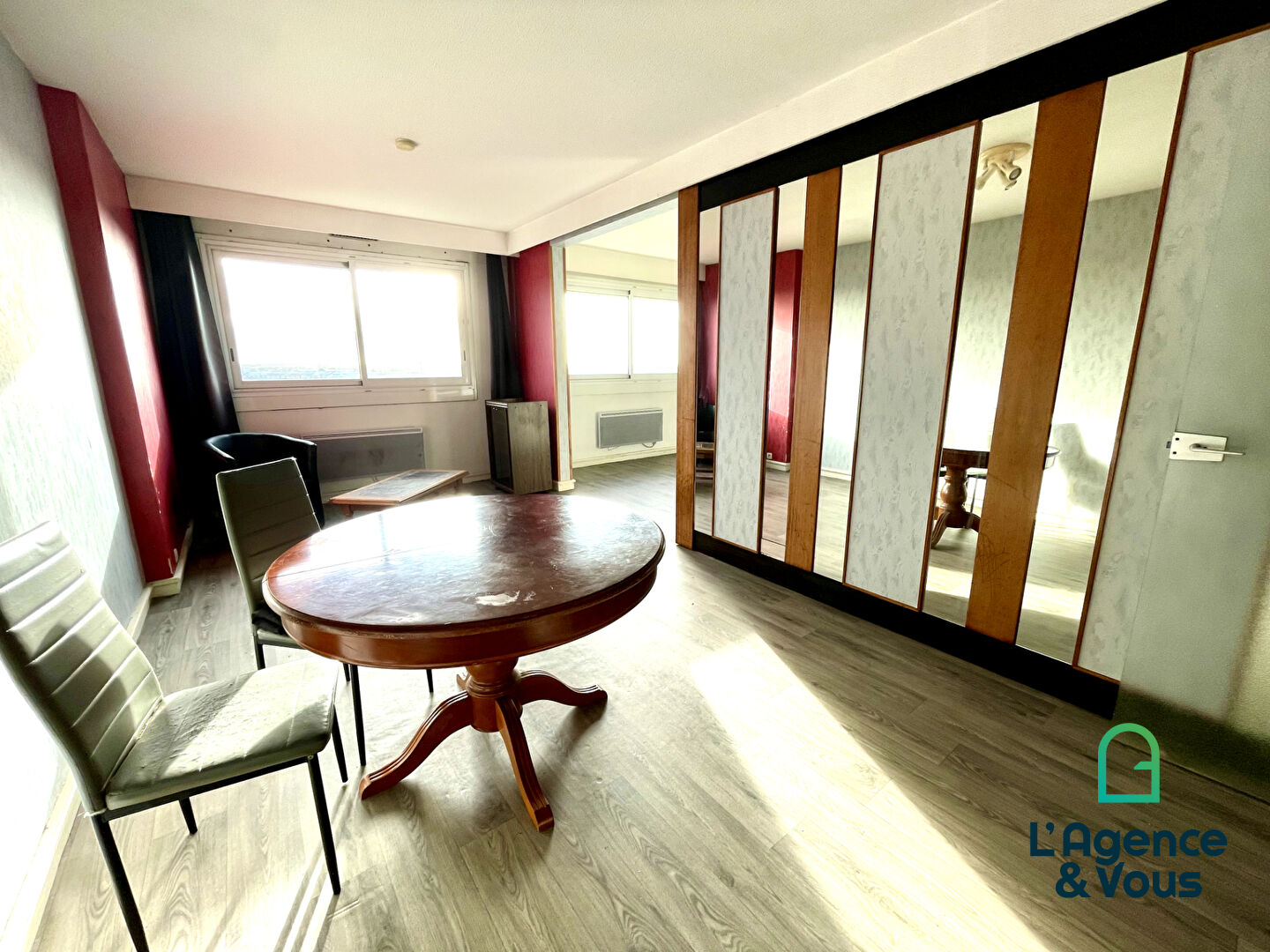 LORIENT PROCHE SCORFF APPARTEMENT TYPE 2 AVEC ASCENSEUR PARKING ET CAVE