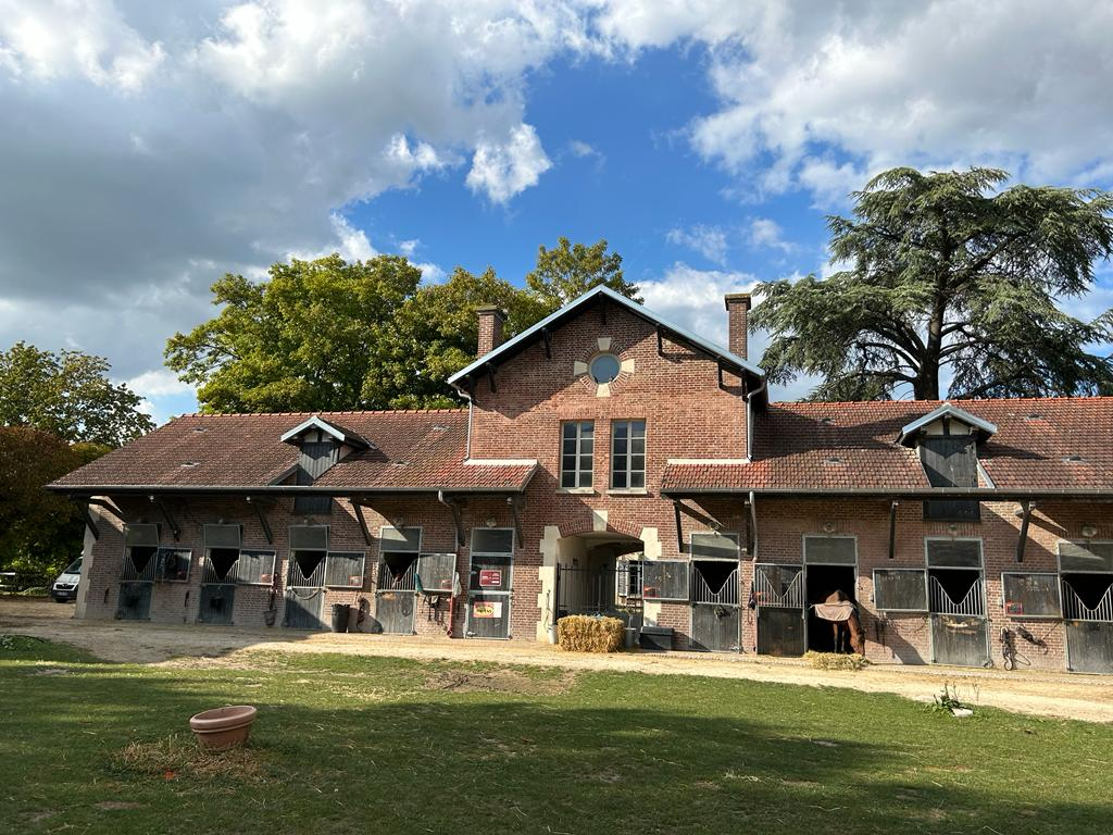 Photo VENTE : maison 45 pièces (404 m² Carrez) à CHANTILLY GOUVIEUX image 3/6