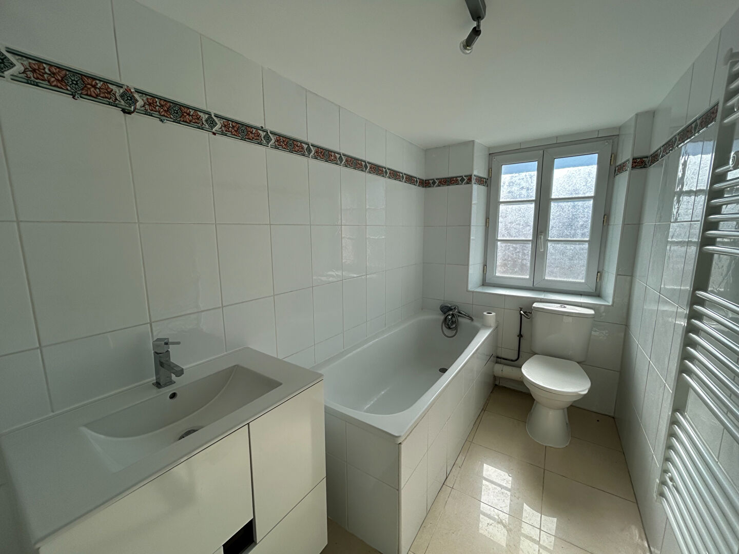 Photo Appartement F2 Vineuil Saint Firmin image 4/6