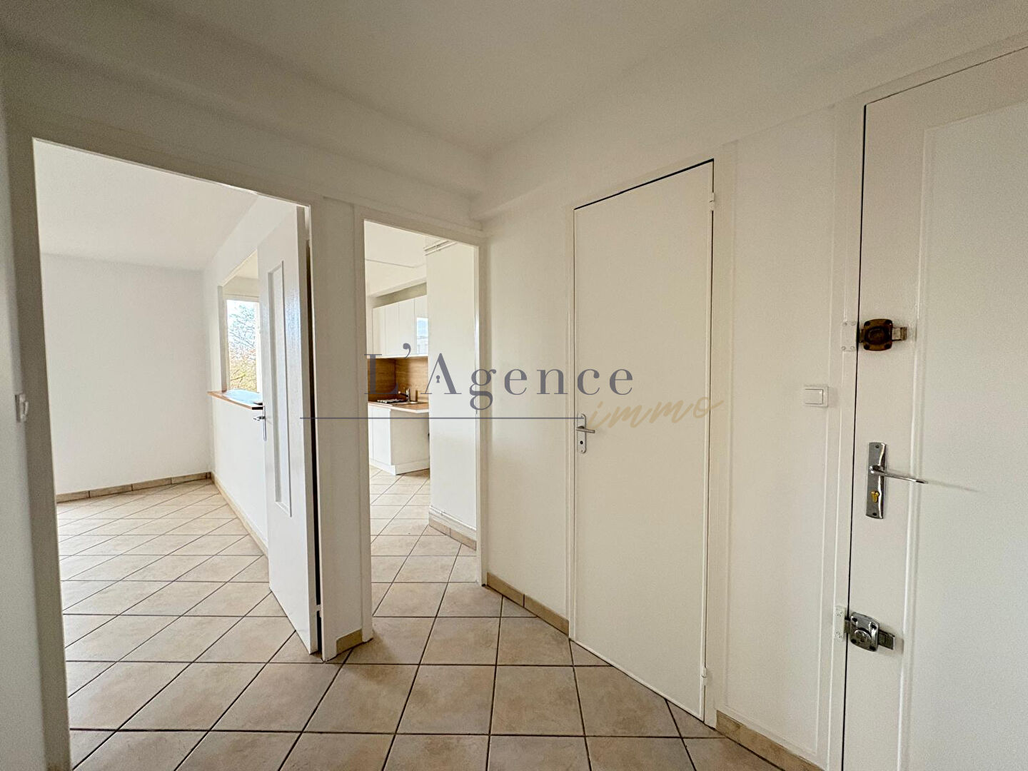 Photo Appartement  3 pièce(s) 68 m2 image 4/6