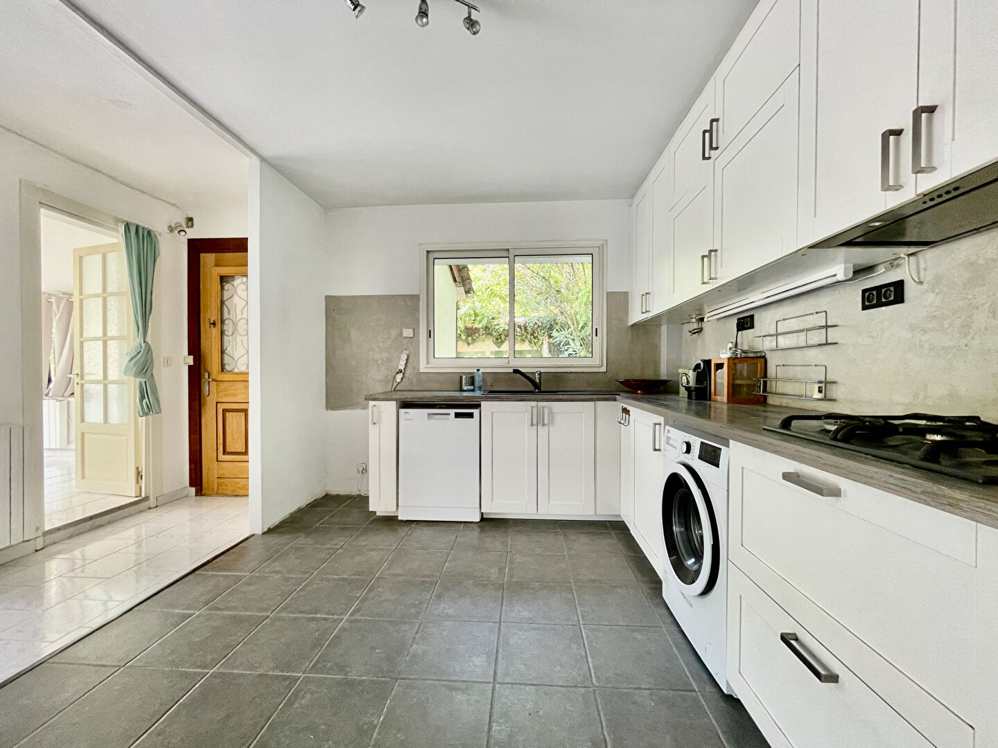 Photo A vendre Bas de Villa T4 107m2 Piscine Jardin Éoures Les Camoins image 5/6