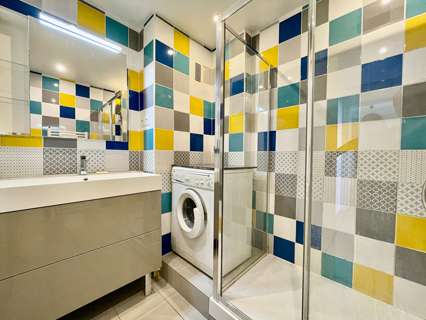 Photo A Vendre bel appartement T3 de 80 m² avec balcons 13010 MARSEILLE image 6/6