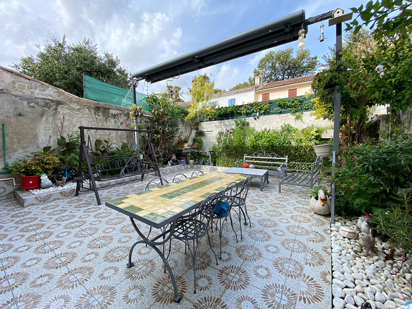 Maison de ville T5 de 170 m² avec extérieur et garage 13014 Marseille