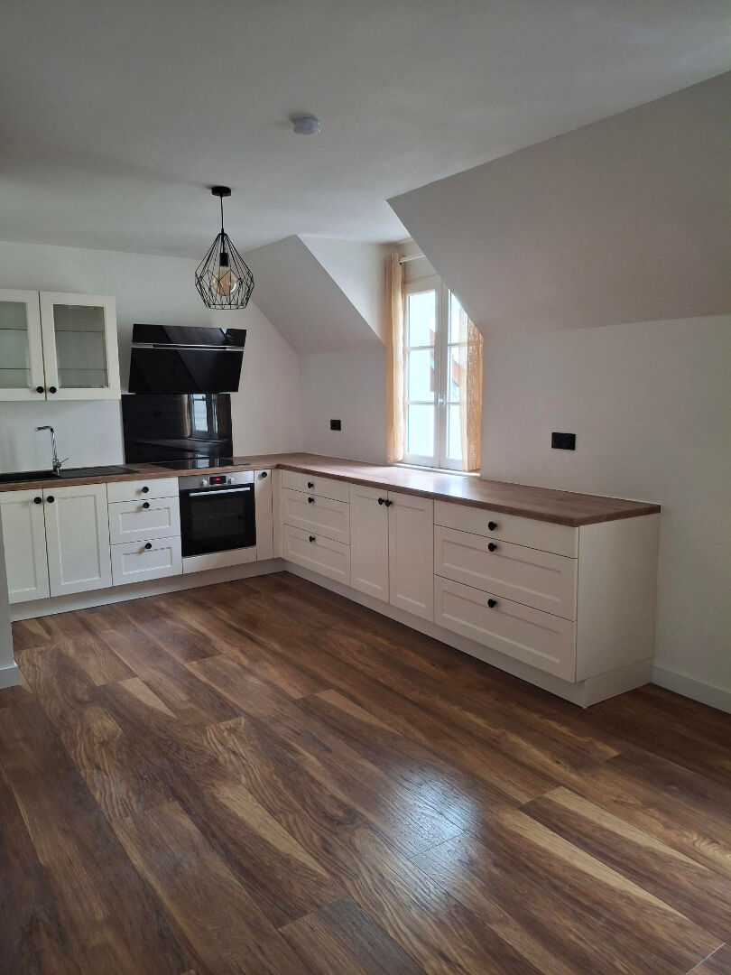 A LOUER APPARTEMENT DUPLEX LONS LE SAUNIER 4 pièce(s) 105 m2