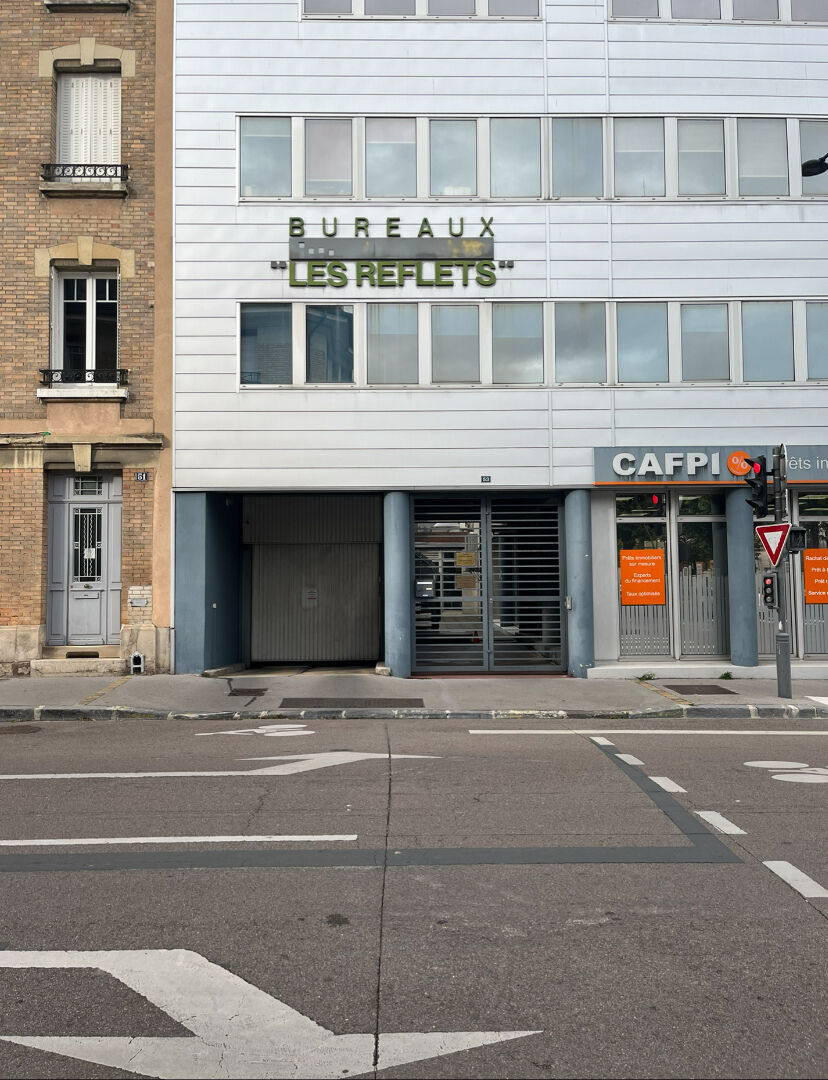 Photo REIMS - Place de Stationnement double en enfilade (parking + box fermé) EN EXCLUSIVITE image 2/6