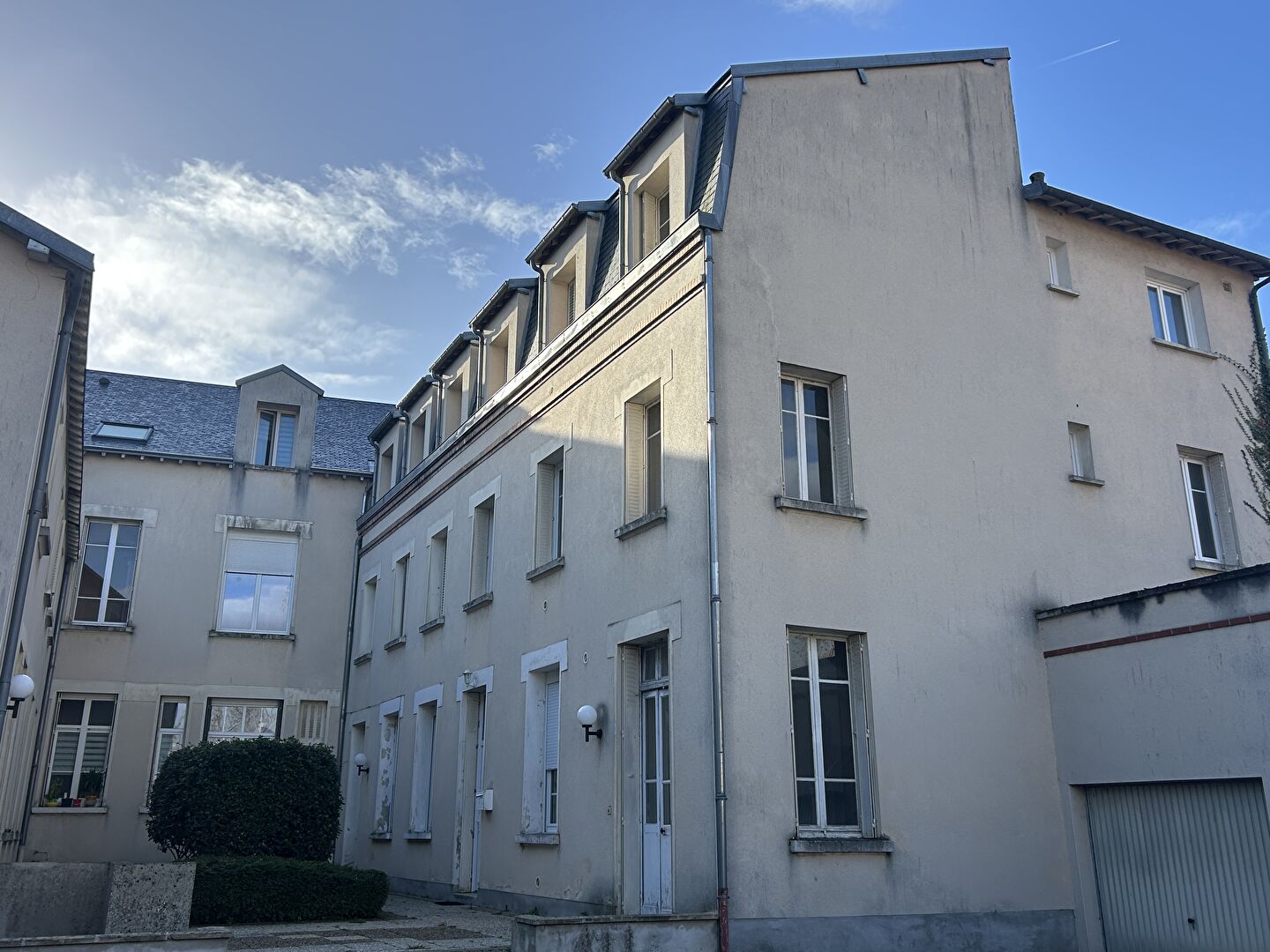 Appartement 2 pièces entièrement rénové - Centre de Fismes