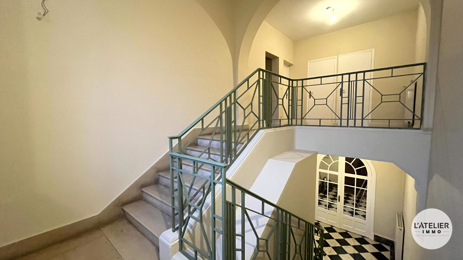 Immeuble Crécy-sur-Serre 18 pièces 444.48 m2