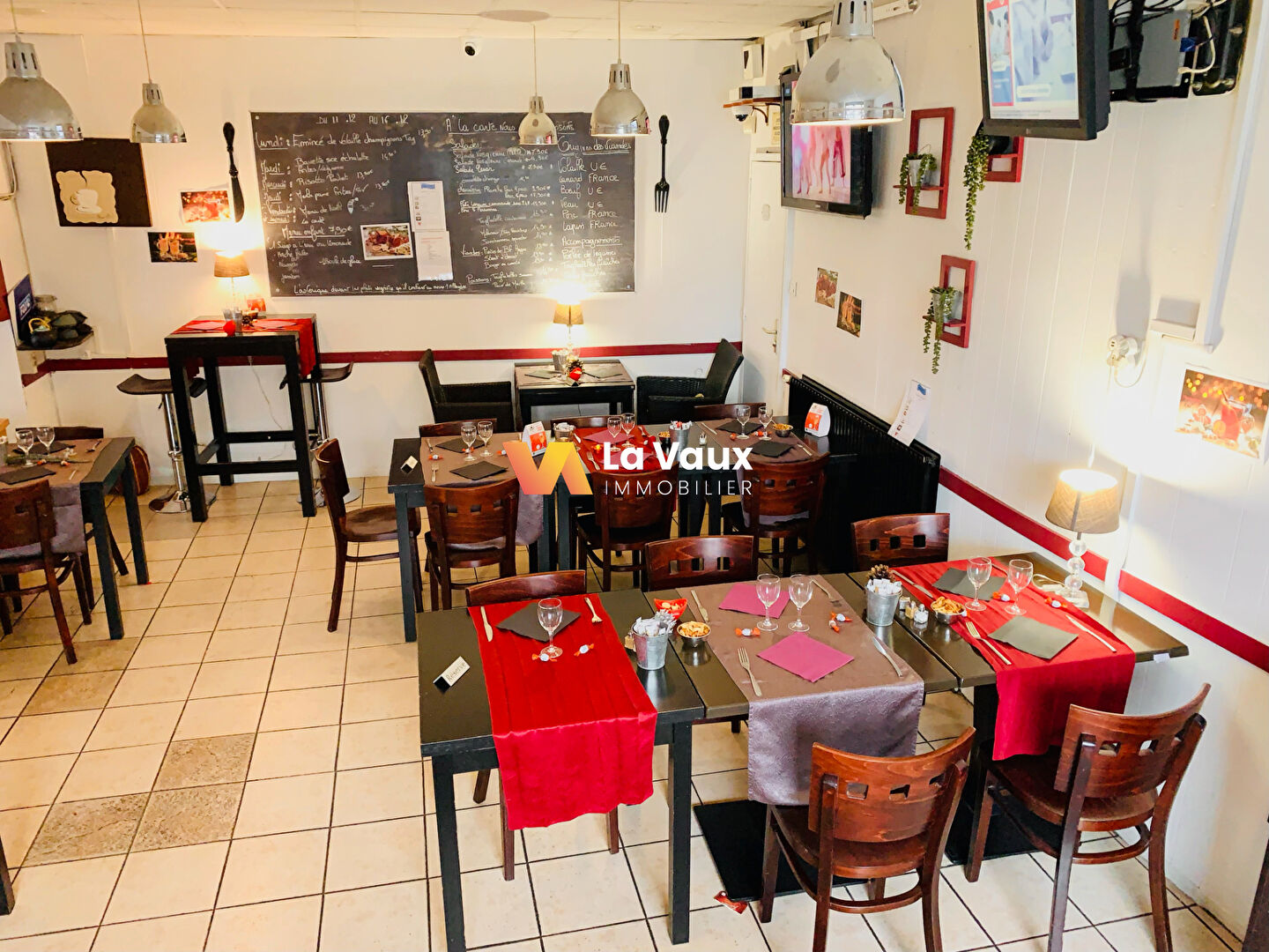 Photo Fonds de commerce de 170 m² et appartement de 100 m² , tabac, pmu, bar, restaurant avec terrasse image 3/6