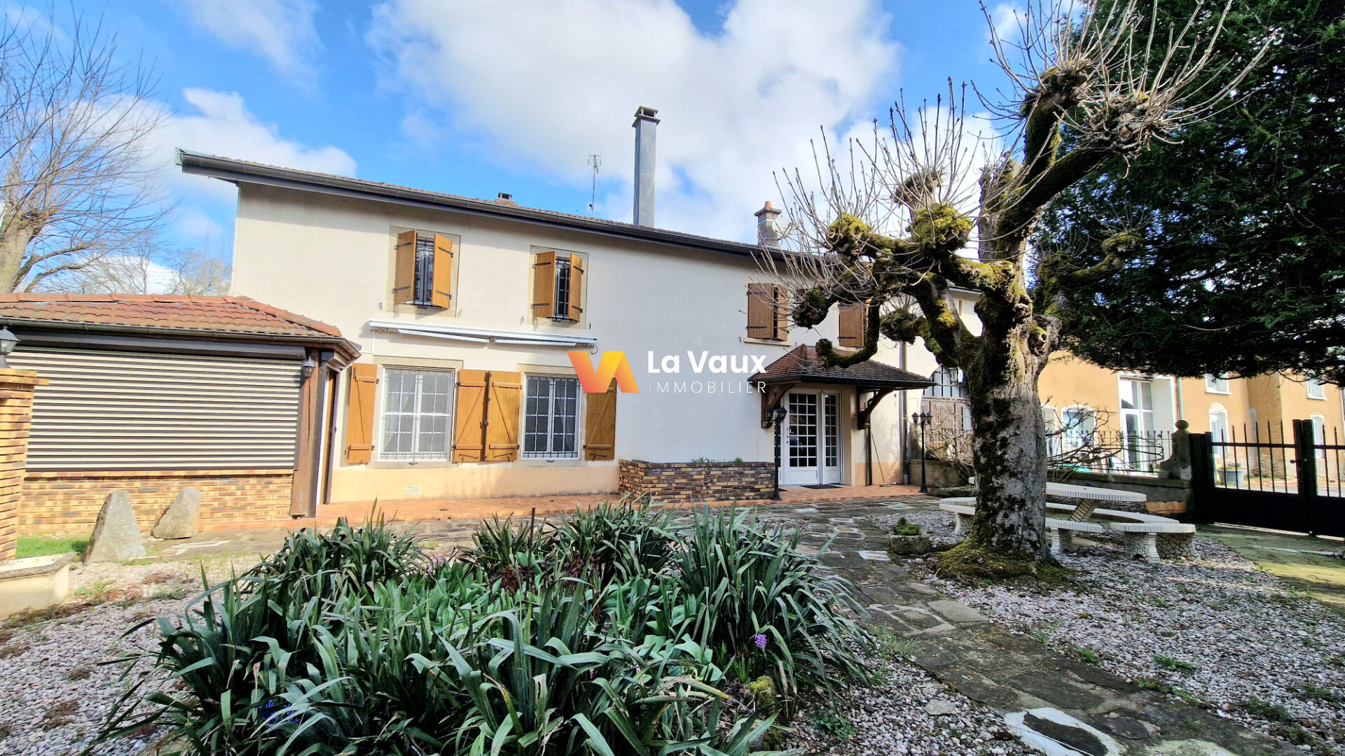 Photo Propriété d'exception à découvrir ! Secteur MIRECOURT image 1/6