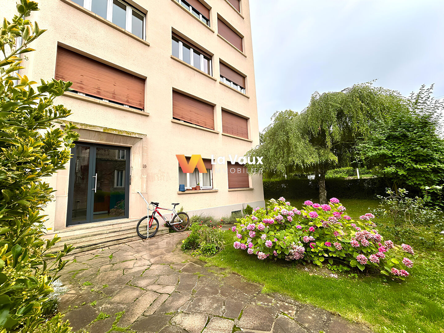 Photo Appartement 65 m² Nancy - Balcon - Parking image 2/6