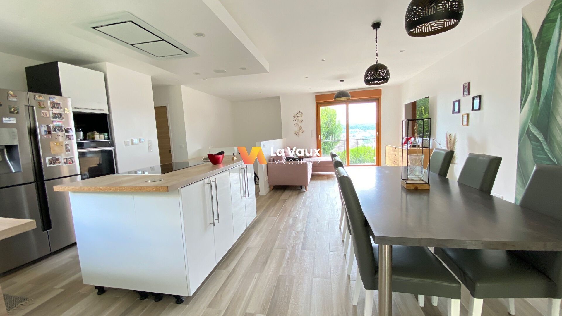 Photo Bouxieres-Aux-Dames, à vendre : superbe maison rénovée de 132m², 4 chambres, dans un quartier résidentiel calme et agréable, proche des commodités. image 1/6