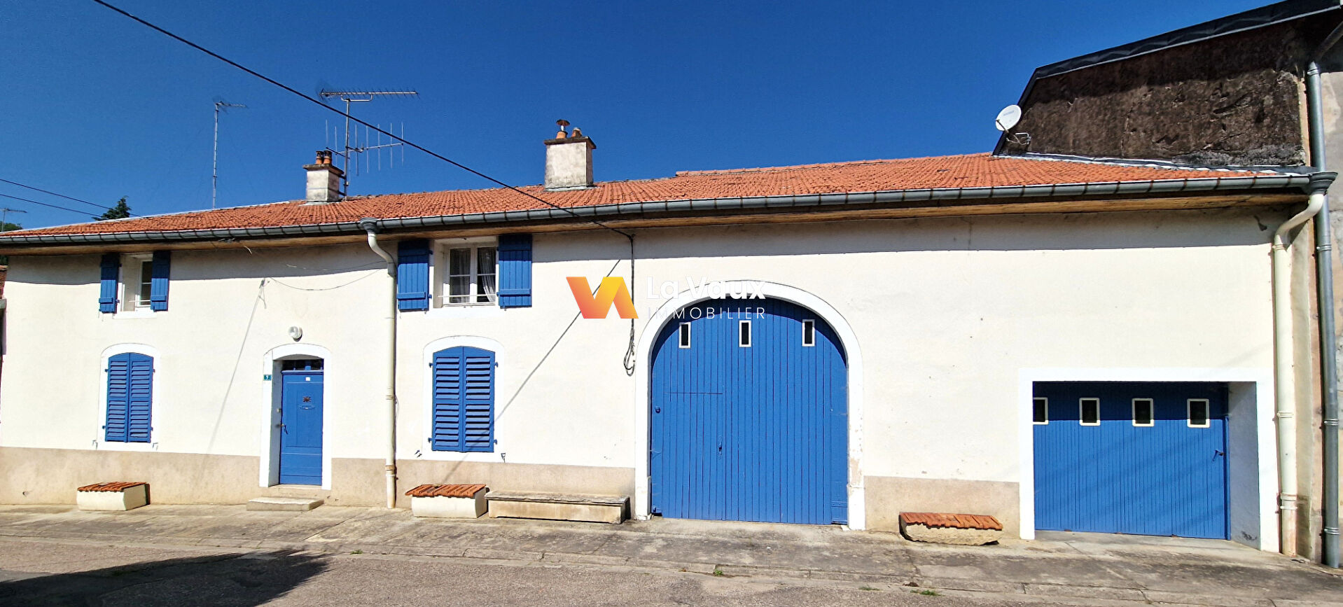 Ancienne ferme lorraine avec jardin et dépendances
