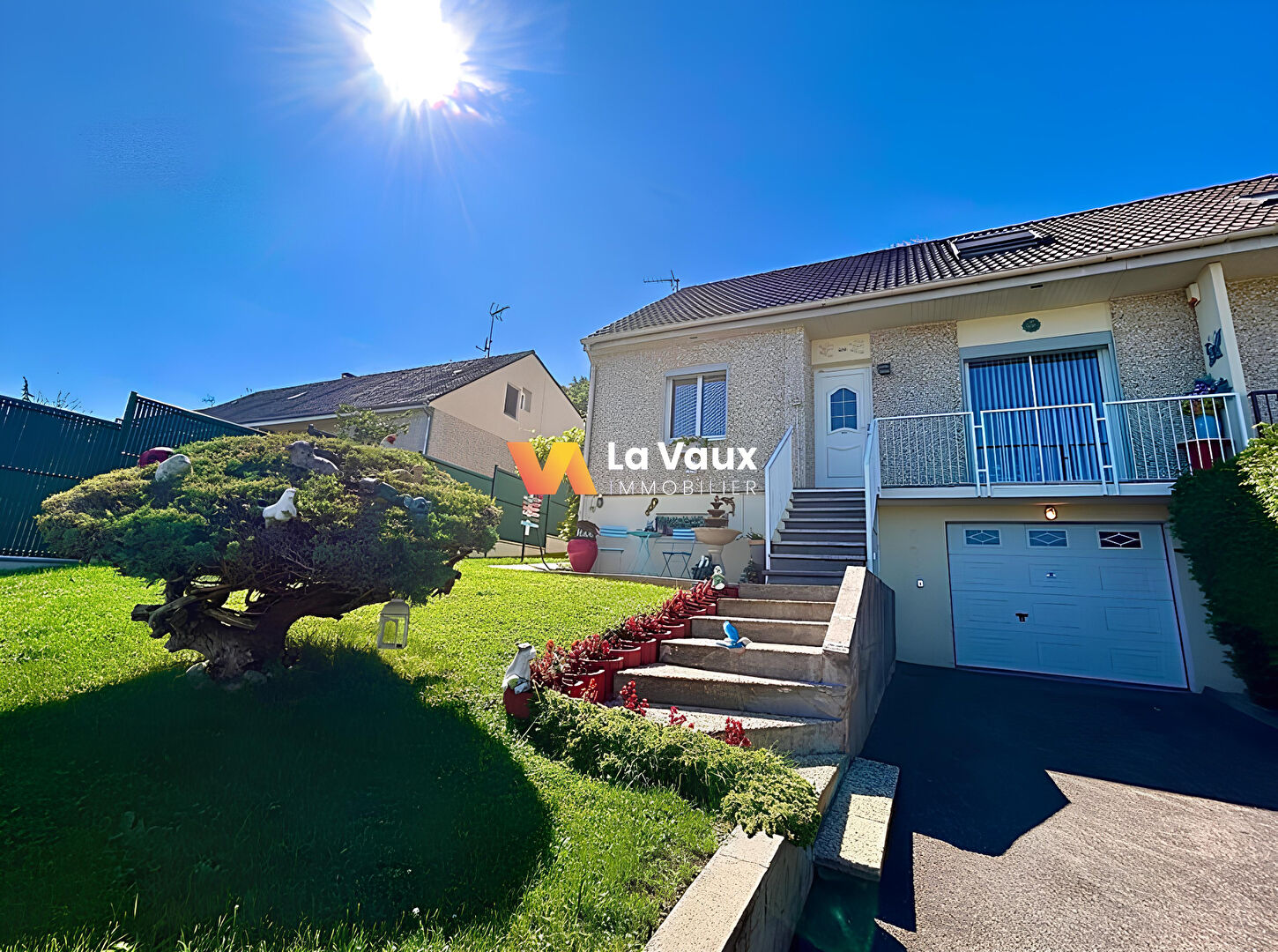 Photo Maison Neuves-Maisons avec jardin et piscine image 1/6