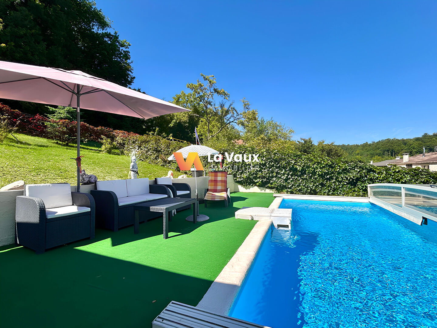 Photo Maison Neuves-Maisons avec jardin et piscine image 2/6