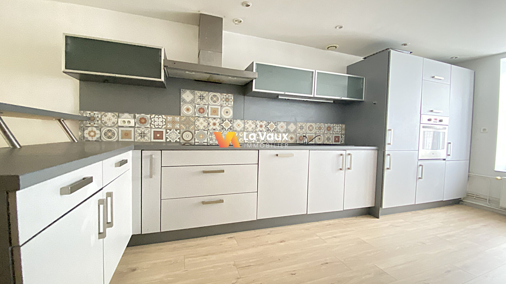 Bouxières-aux-Dames, coeur de village, maison de 150 m²terrasses et jardin.