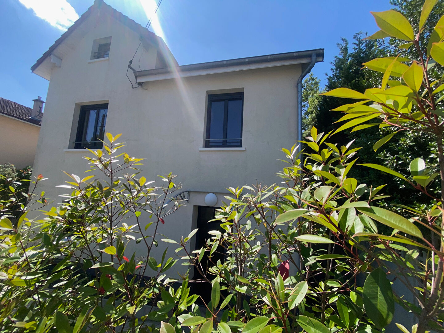 Photo LE RAINCY Maison rénovée avec jardin, garage et dépendances image 1/6