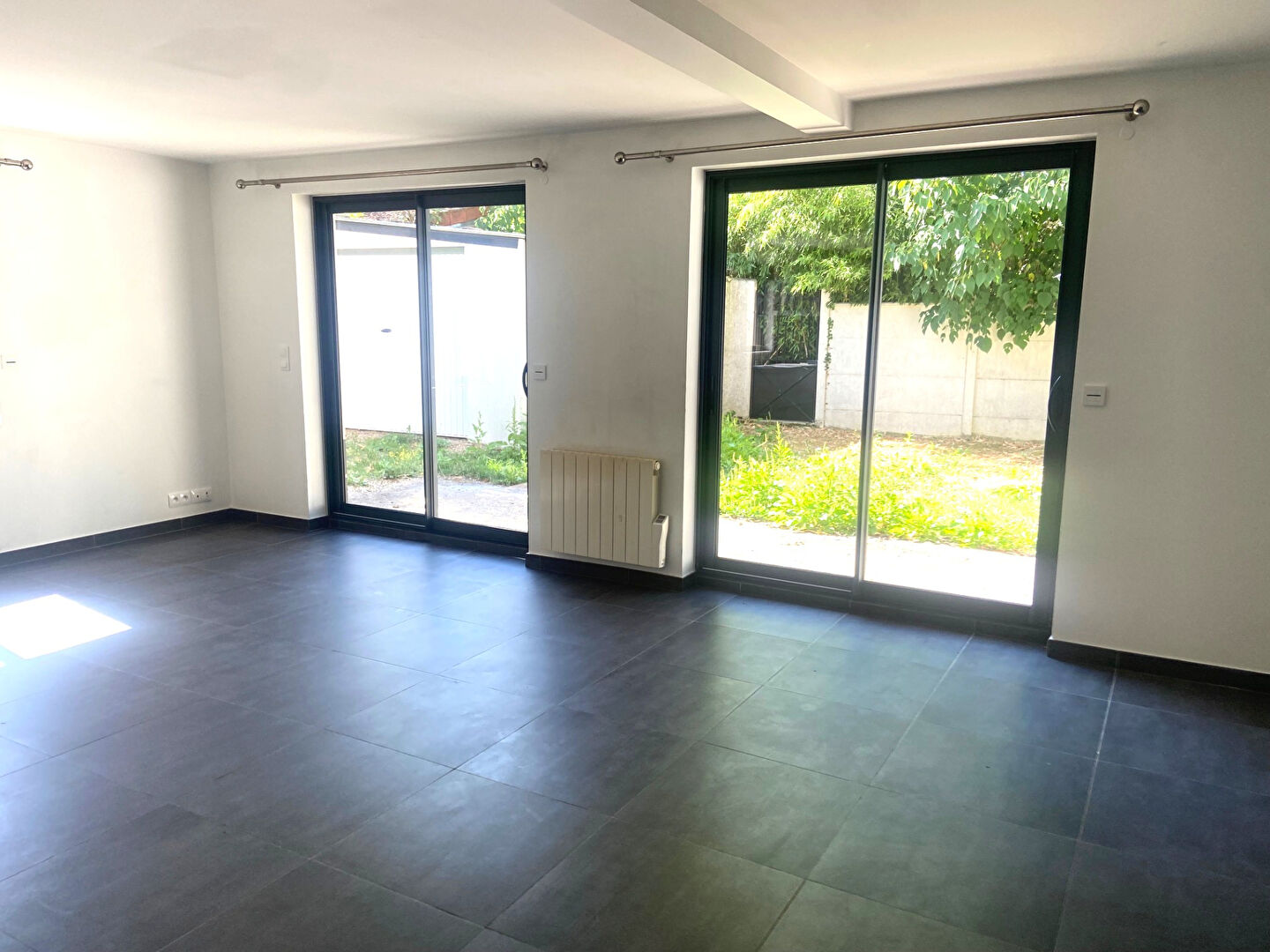 Photo LE RAINCY Maison rénovée avec jardin, garage et dépendances image 4/6