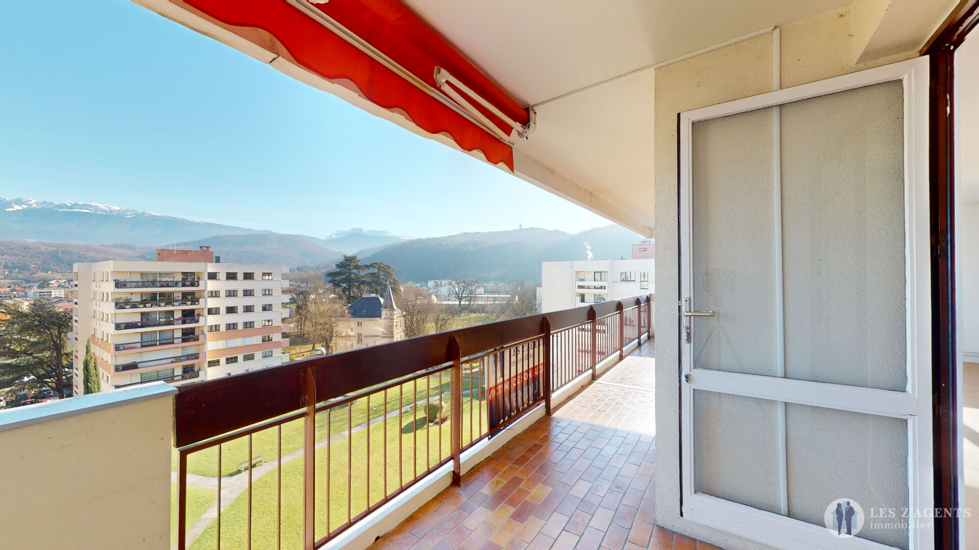 Photo Appartement Echirolles 6 pièces 116 m2 avec balcon, résidence du château image 2/6