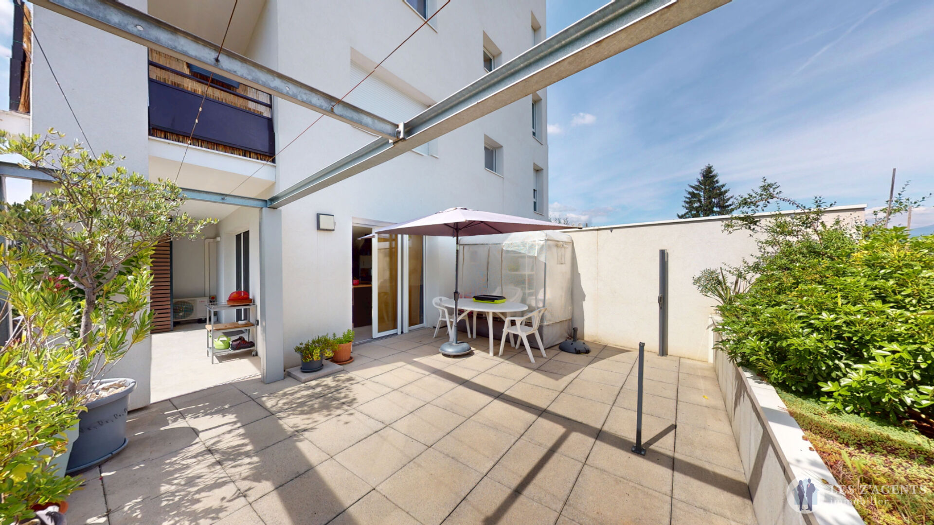 Photo Appartement T4 transformé en T3 avec extérieur de 38 m² Résidence récente de 2019 image 2/6