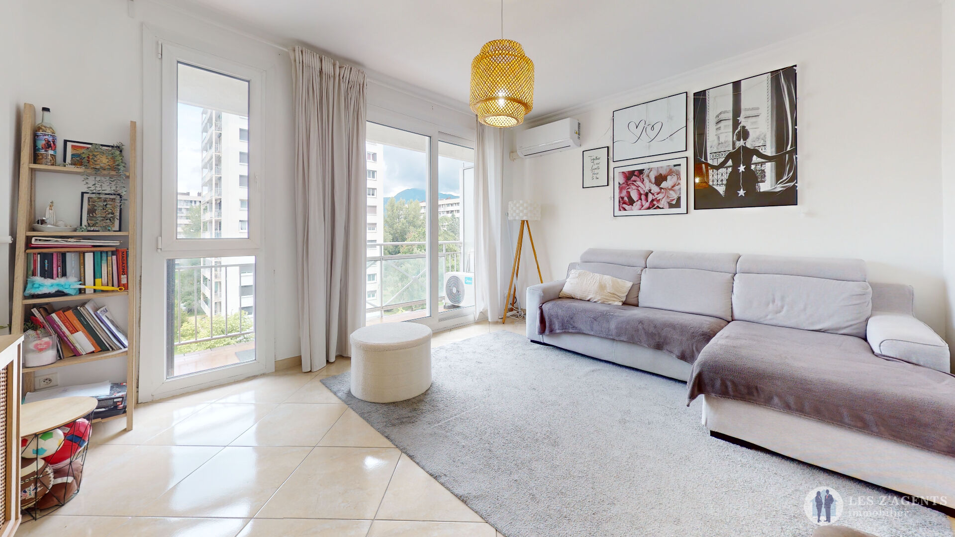 Photo Appt T4 traversant avec balcon et place de parking image 2/6