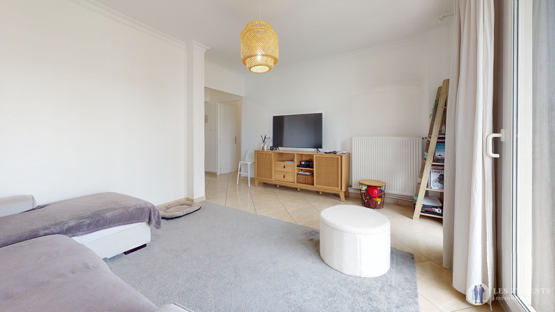 Photo Appt T4 traversant avec balcon et place de parking image 3/6
