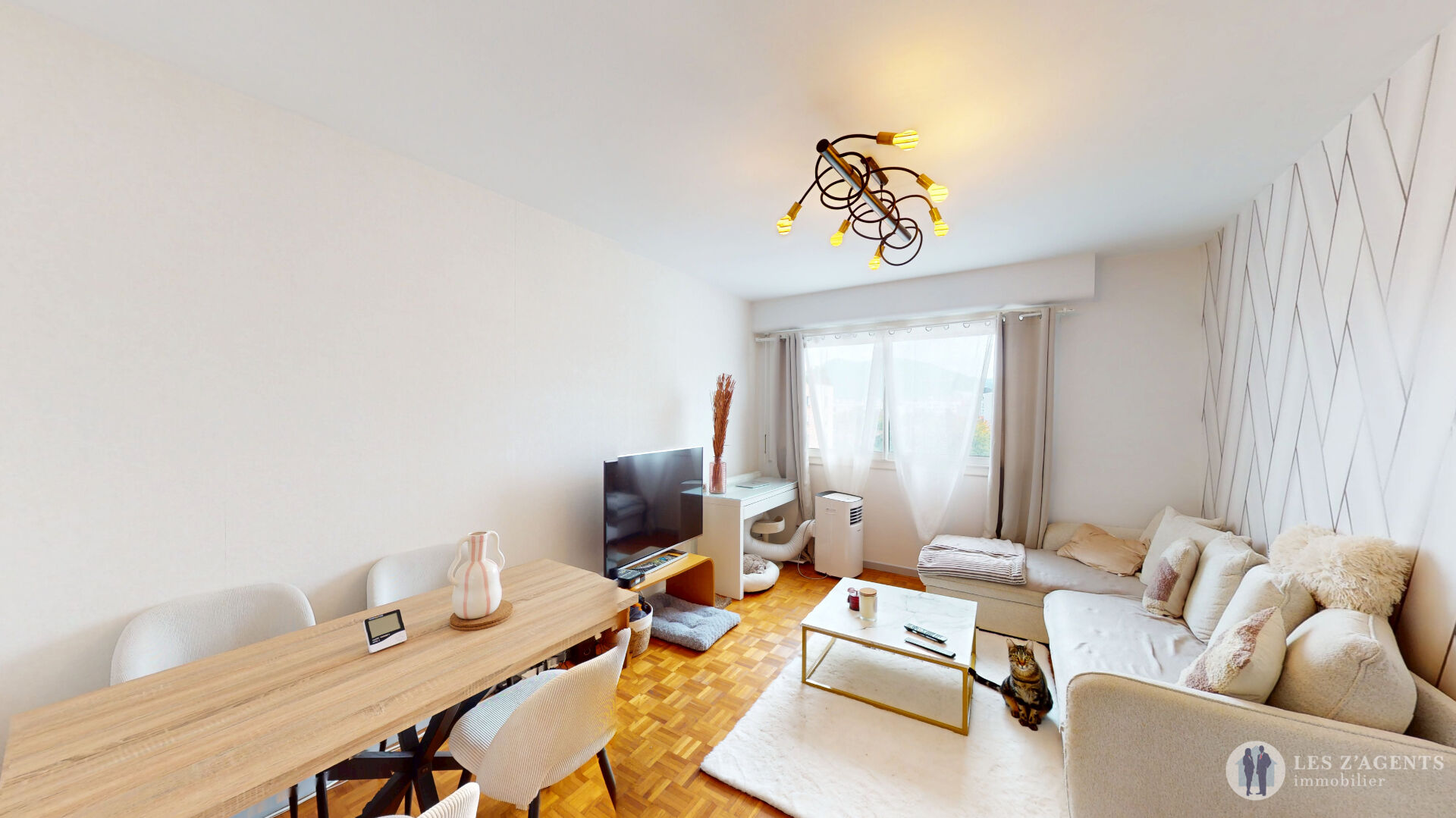 Photo GRAND T2 AVEC BALCON ET PARKING PRIVATIF image 1/6